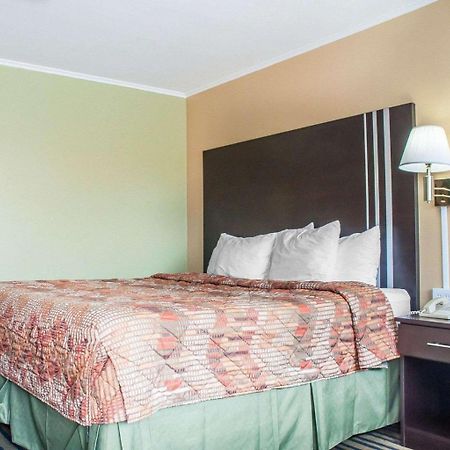 Amherst Inn & Suites מראה חיצוני תמונה