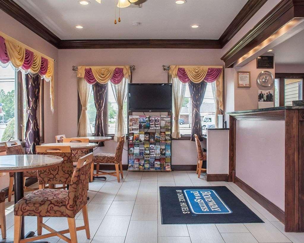 Amherst Inn & Suites מראה פנימי תמונה