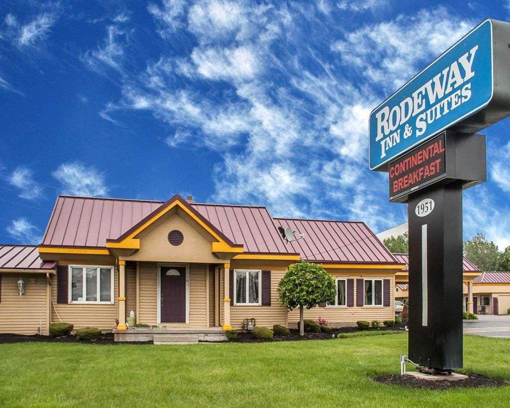 Amherst Inn & Suites מראה חיצוני תמונה