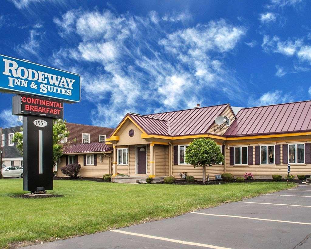Amherst Inn & Suites מראה חיצוני תמונה