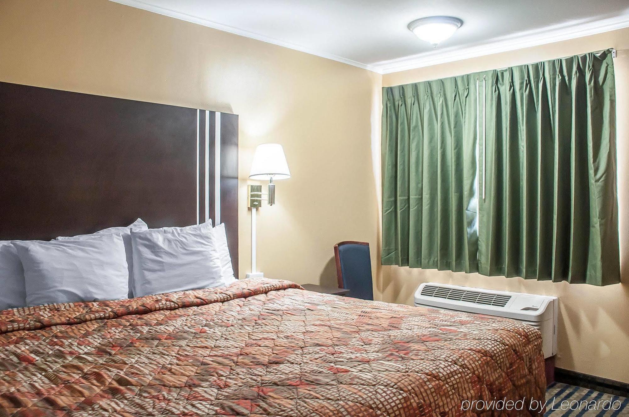 Amherst Inn & Suites מראה חיצוני תמונה