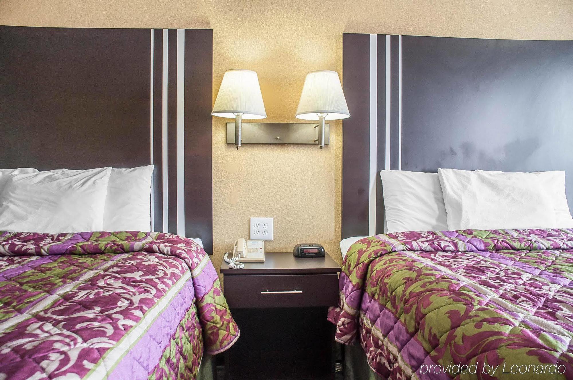 Amherst Inn & Suites מראה חיצוני תמונה