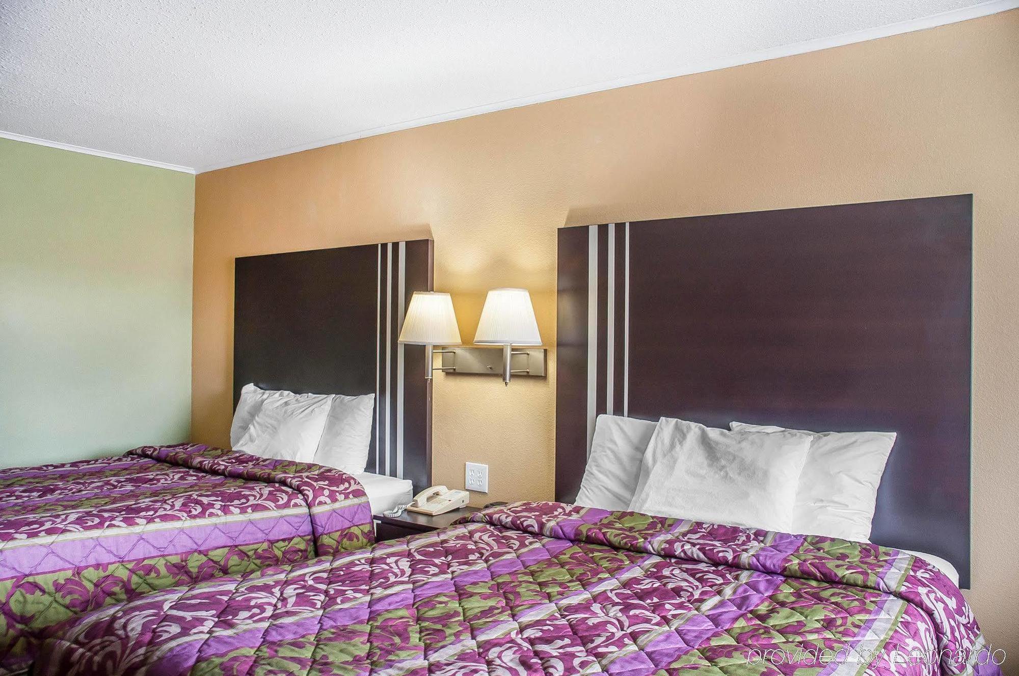 Amherst Inn & Suites מראה חיצוני תמונה