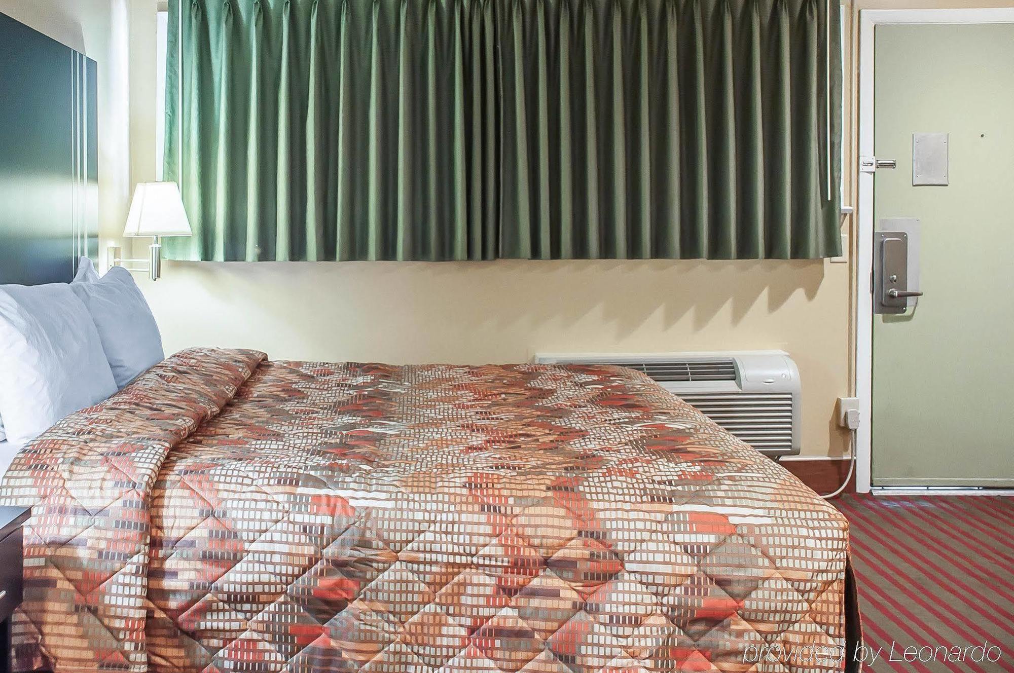 Amherst Inn & Suites מראה חיצוני תמונה