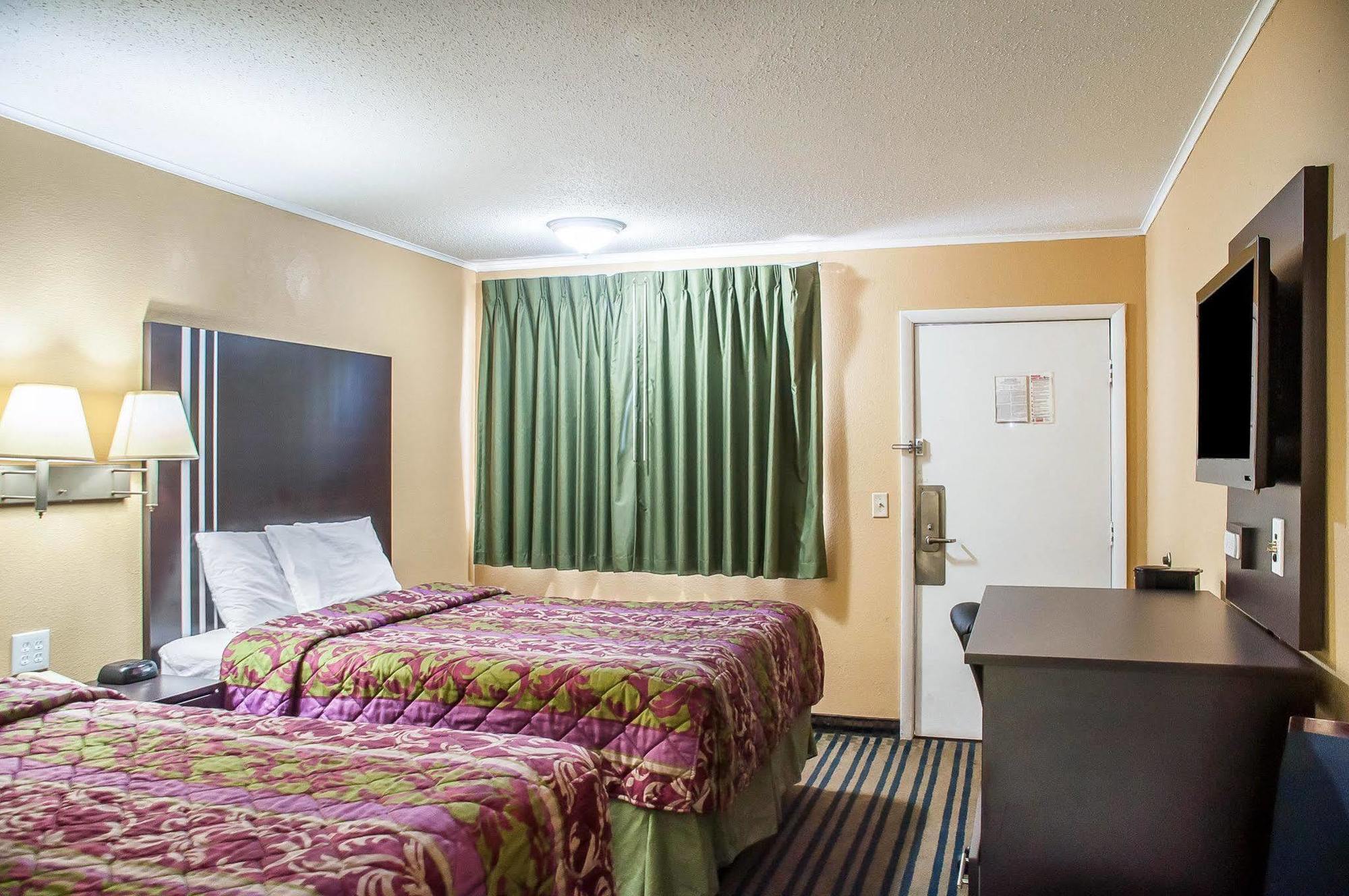 Amherst Inn & Suites מראה חיצוני תמונה