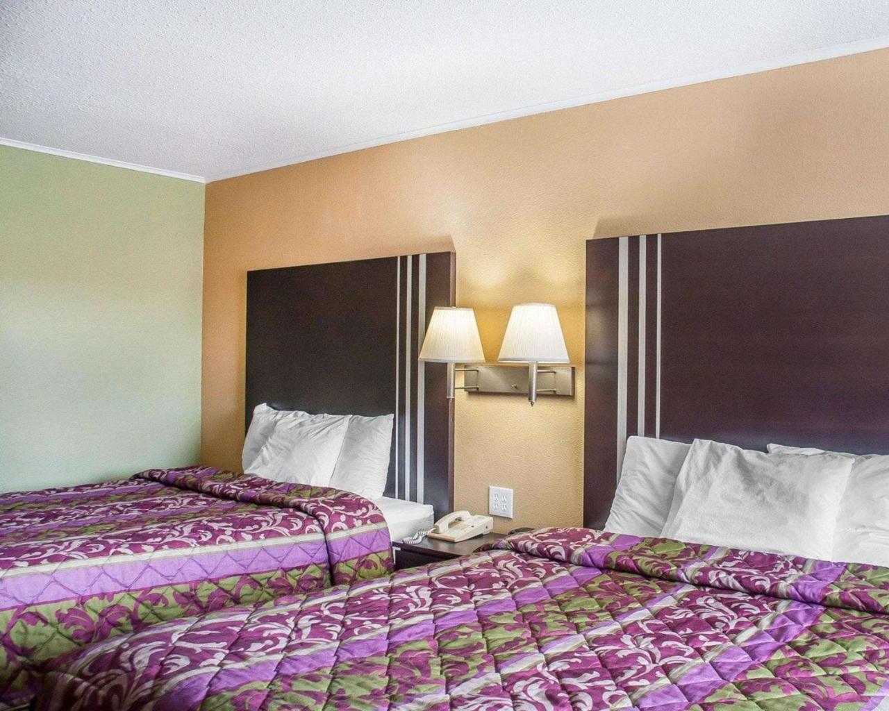 Amherst Inn & Suites מראה חיצוני תמונה