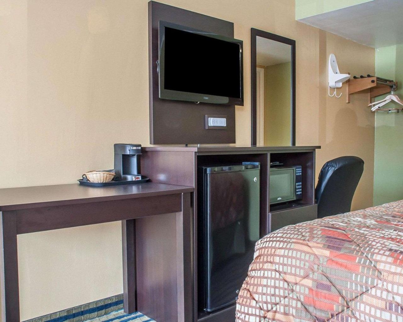 Amherst Inn & Suites מראה חיצוני תמונה