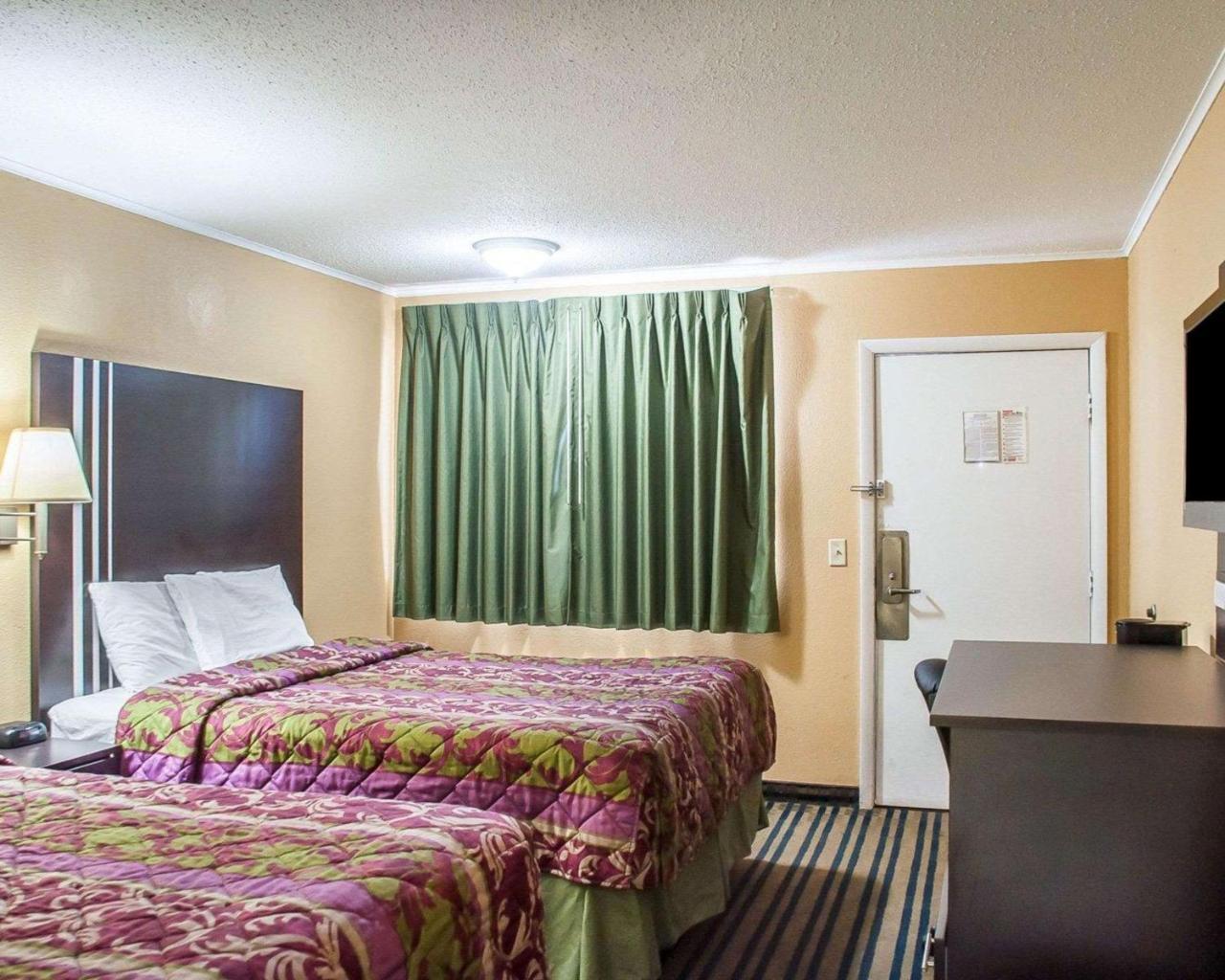Amherst Inn & Suites מראה חיצוני תמונה