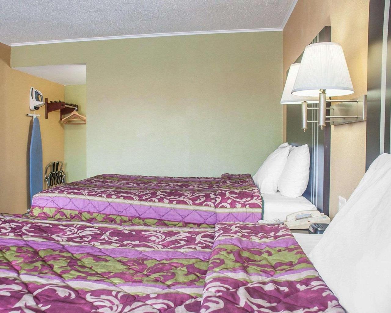 Amherst Inn & Suites מראה חיצוני תמונה