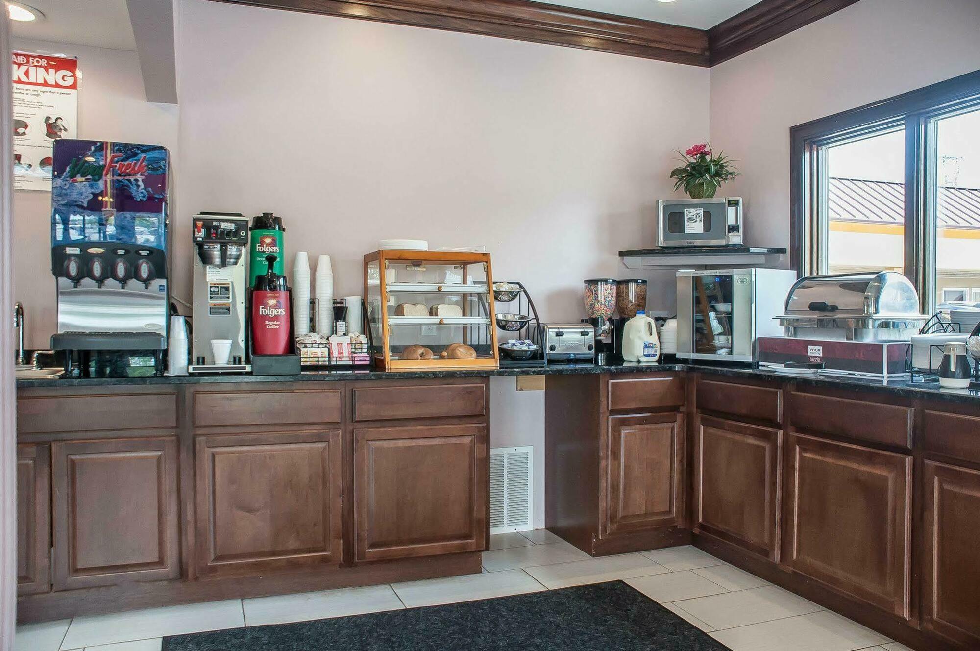 Amherst Inn & Suites מראה חיצוני תמונה